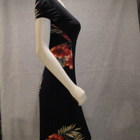 Karen Kane black floral dress size petite - Picture 3 of 5